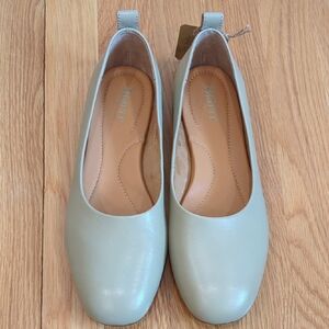 Minimalism Y2K Normcore Career Born Beca Flat Light Green 8.5 NWT